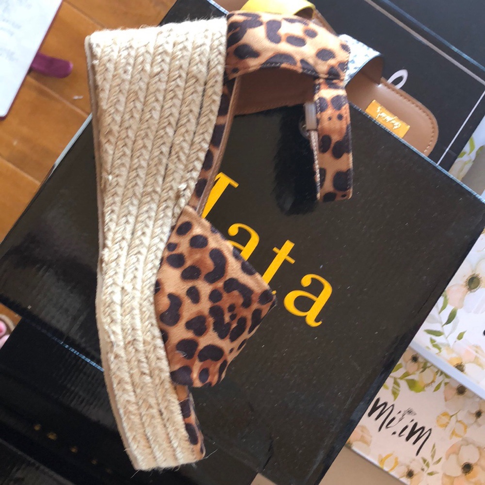 Avery Leopard Open Toe Wedge Sandal SZ 8.5 - Picture 3 of 3